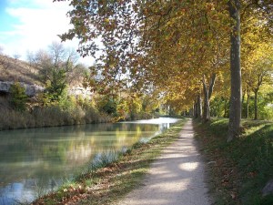 Canal-du-Midi walking path
