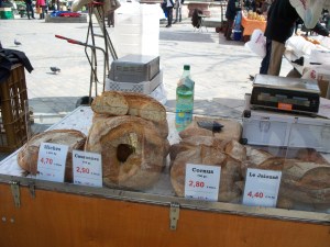 Fresh bread at the market