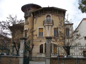 Cool house beside the Canal-du-Midi