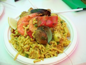 Fresh seafood Fideuà