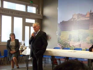 The mayor welcomes the new arrivals to Carcassonne